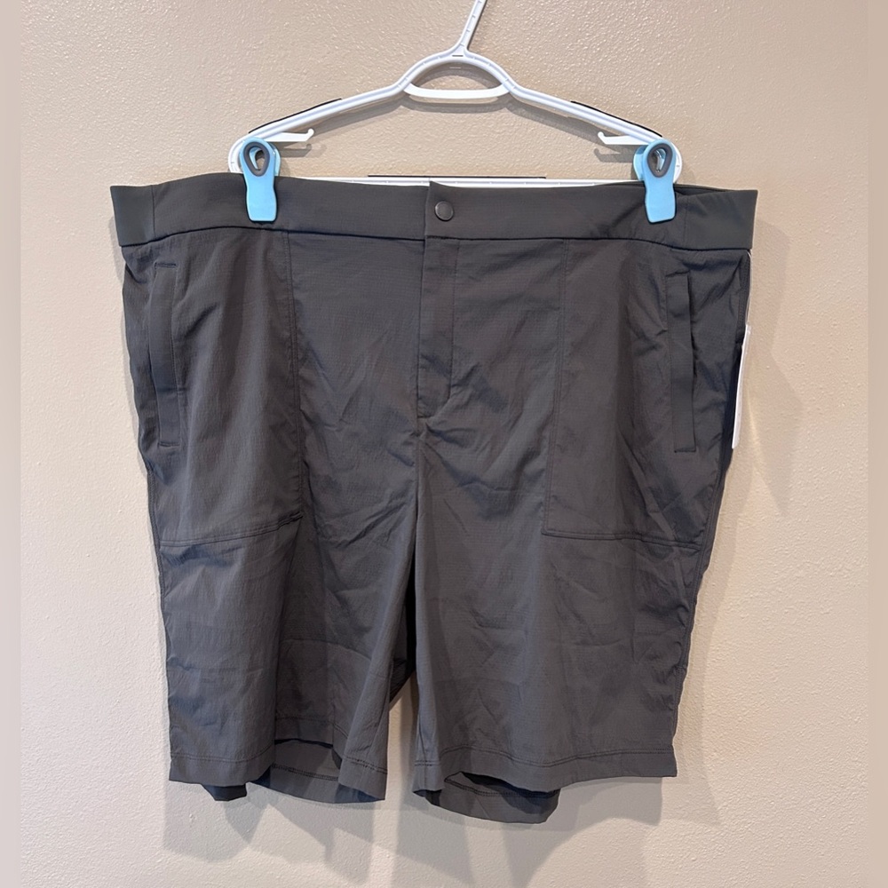 NWT Athleta Trekkie Bermuda 2.0 in MTOL Mountain Olive Green Size 26 NEW #596504